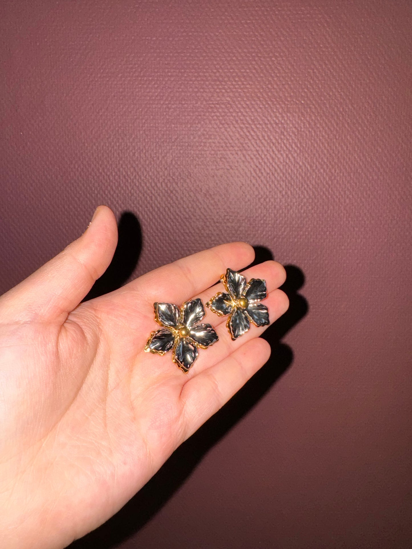 Boucle d’oreille “fleur argenté”