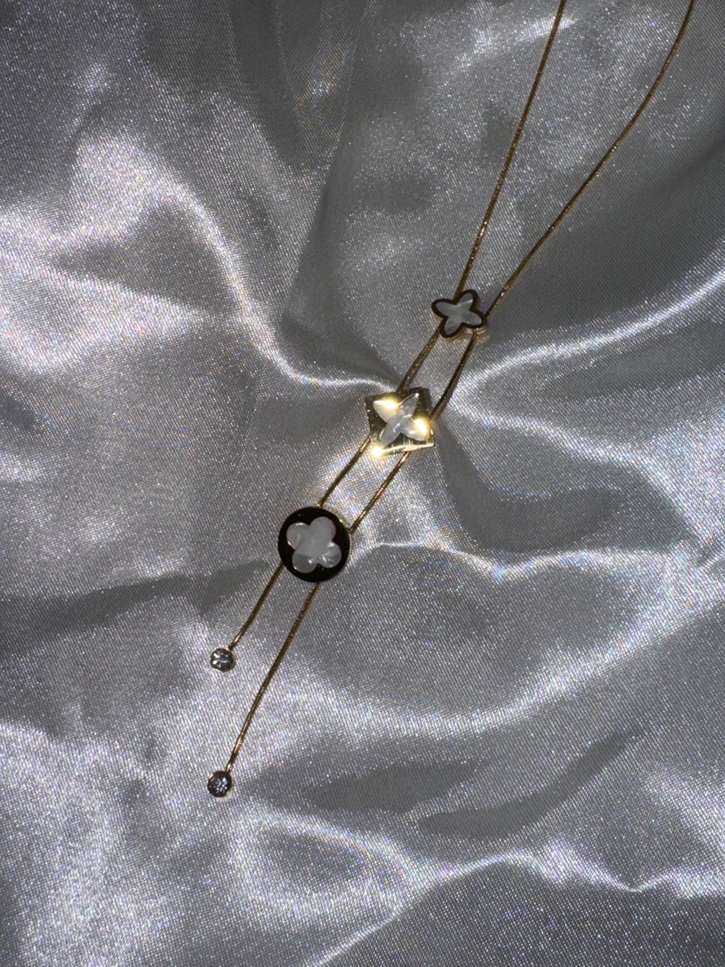 Collier « L »