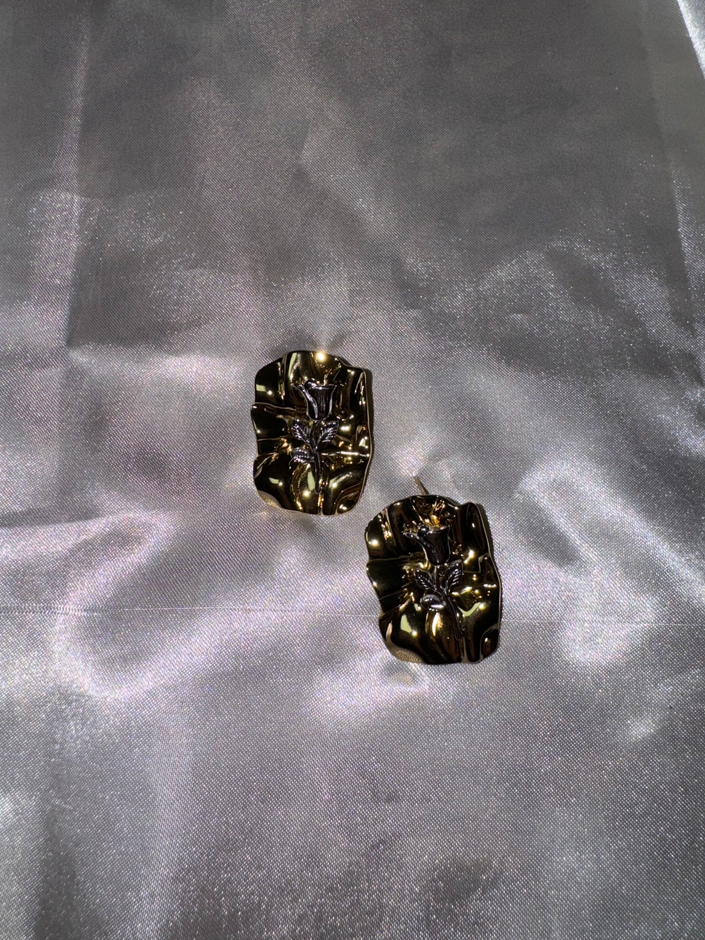 Boucle d’oreilles “fleur argenté”