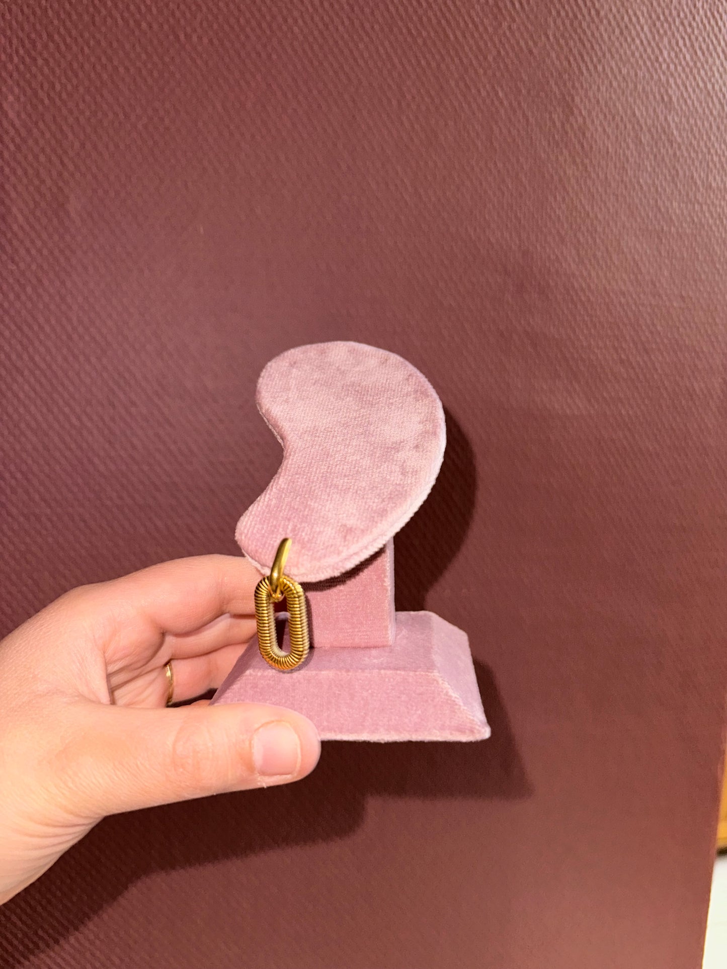 Boucle d’oreille “clou”