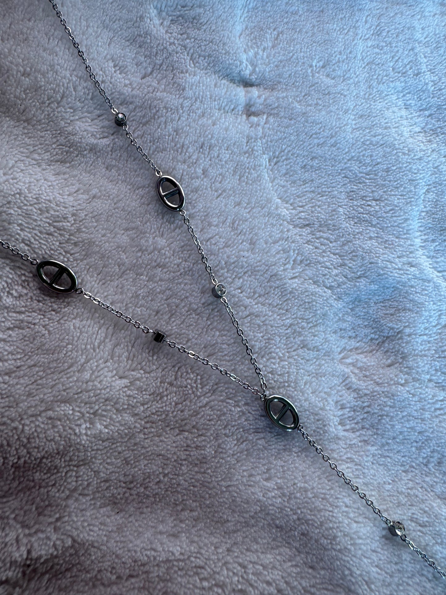 Long necklace “Liora” in silver