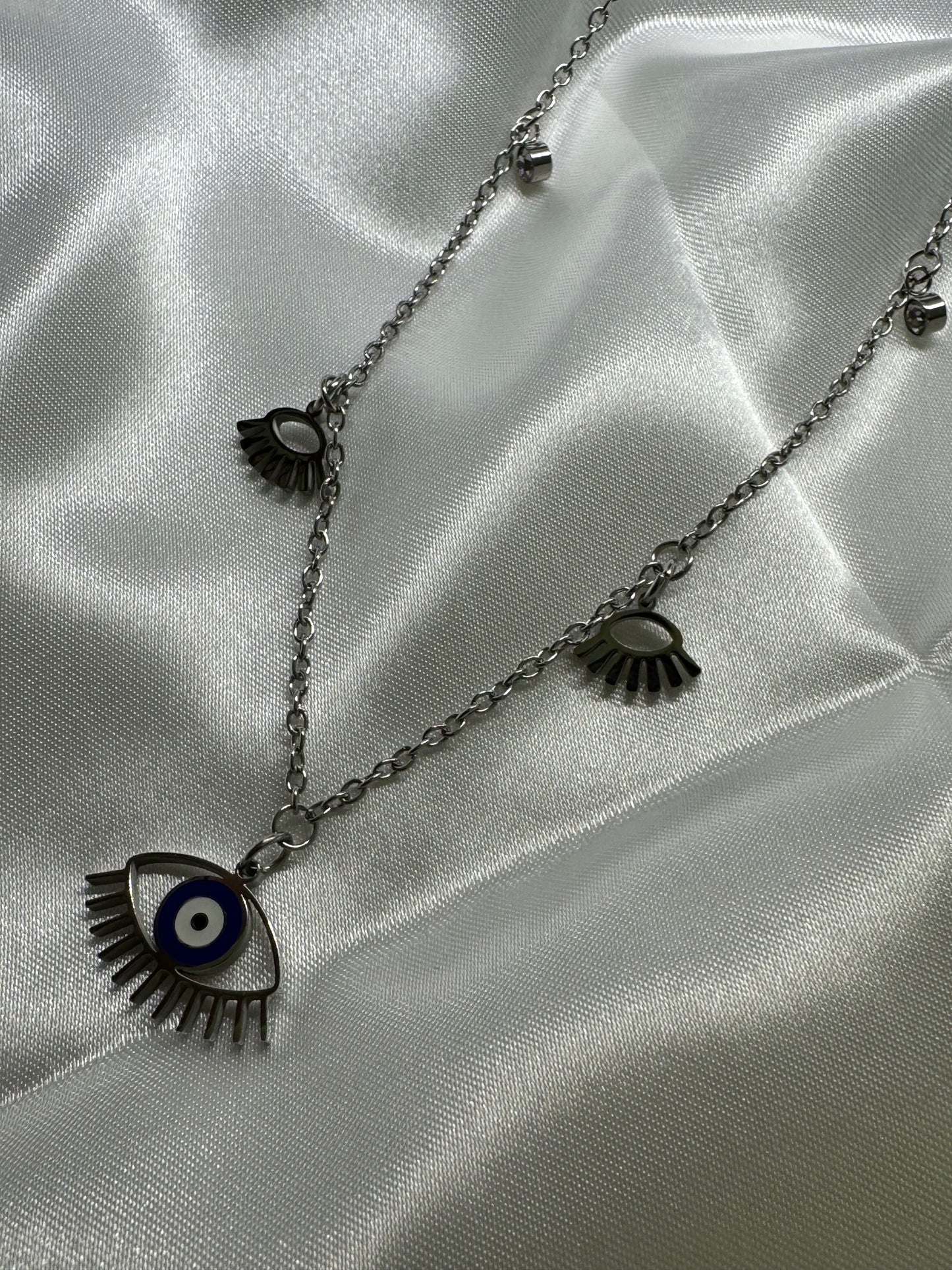 "Eye" necklace