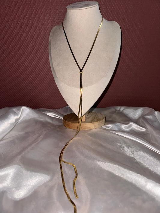 Collier “cravate”